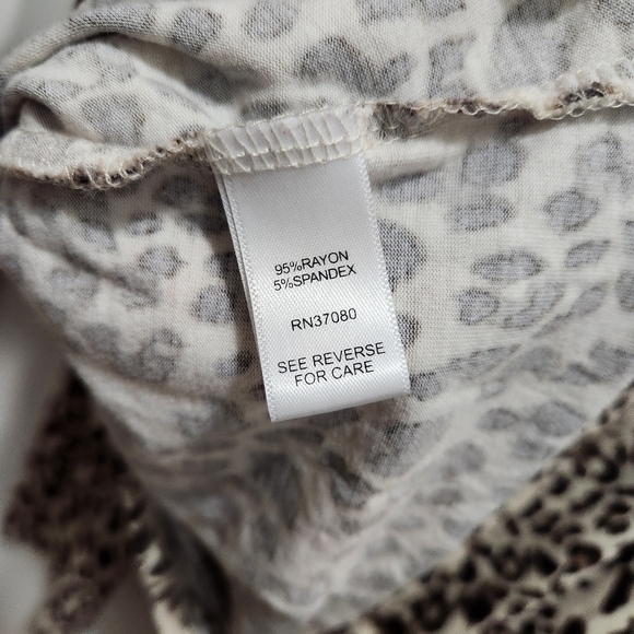 Cato Women's Plus 22/24 Animal Print Leopard Soft Pullover Top Criss Cross Back - Picture 6 of 7